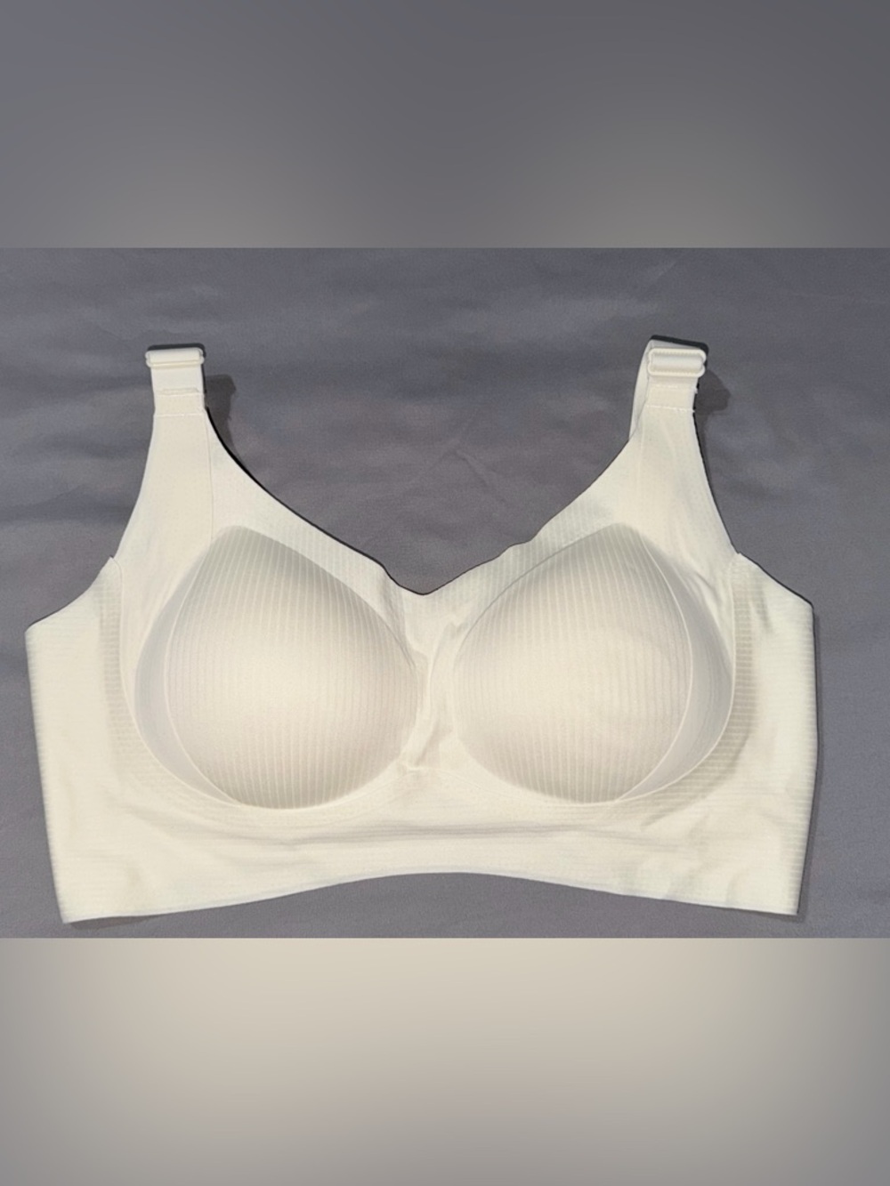 NEW Seamless White Comfort Wireless Bra